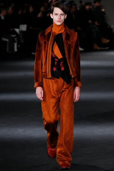 Look 23